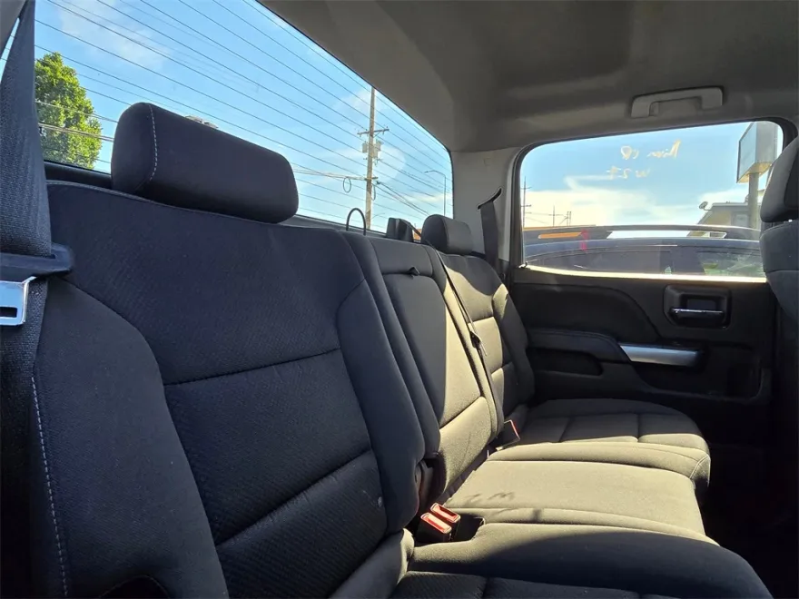 2018 Chevrolet Silverado 1500 LT photo 1