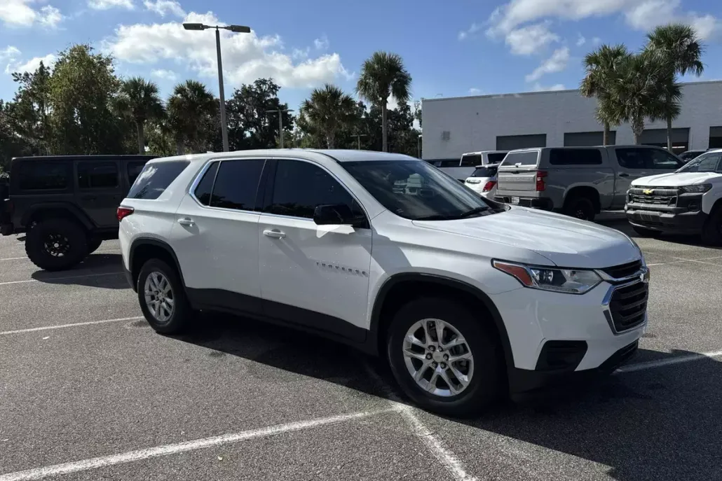 2020 Chevrolet Traverse LS photo 1