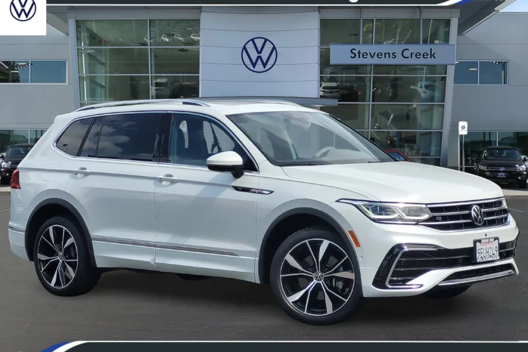 2023 Volkswagen Tiguan SEL R-Line Black photo 1