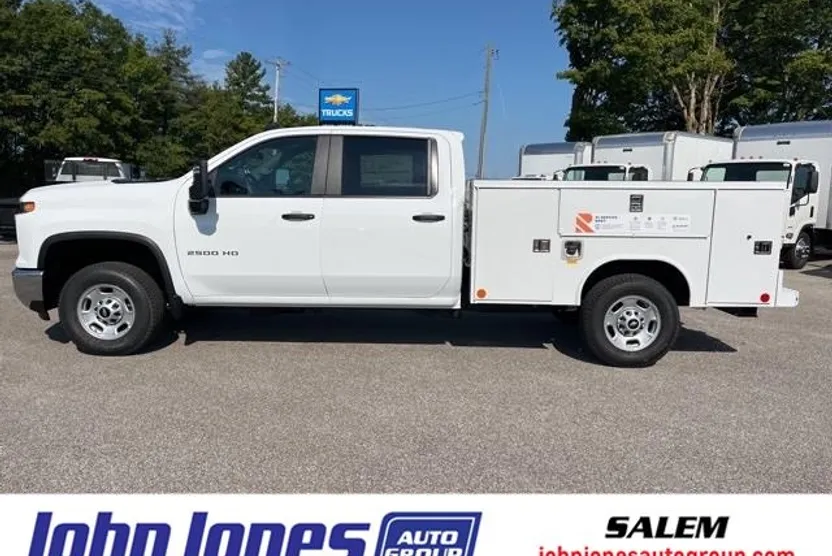 2024 Chevrolet Silverado 2500HD photo 1