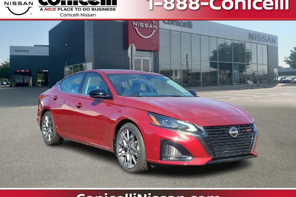 2024 Nissan Altima SR photo 1