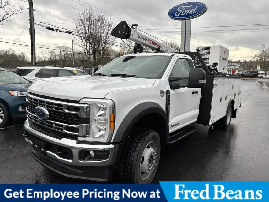 2023 Ford F-600 photo 1