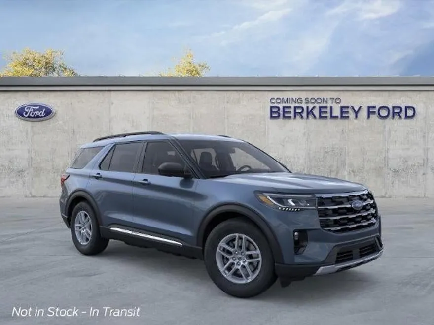 2025 Ford Explorer photo 1
