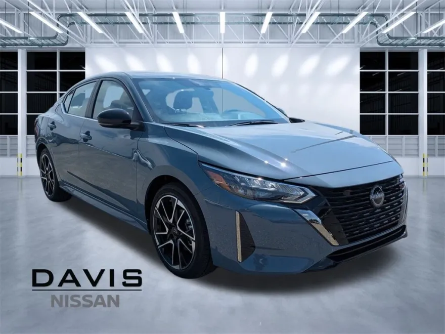 2025 Nissan Sentra SR photo 1