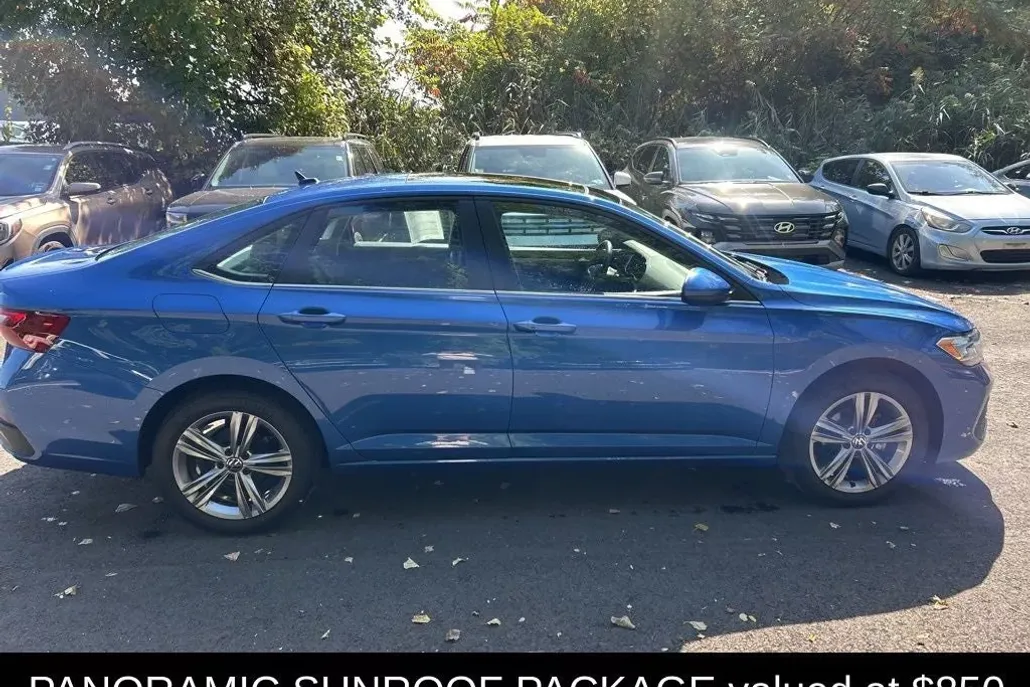 2022 Volkswagen Jetta 1.5T SE photo 1