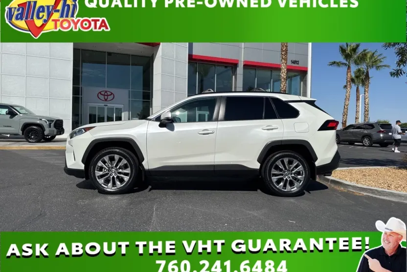 2021 Toyota RAV4 XLE Premium photo 1