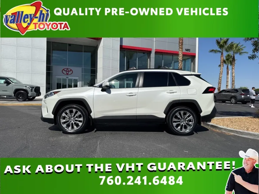 2021 Toyota RAV4 XLE Premium photo 1