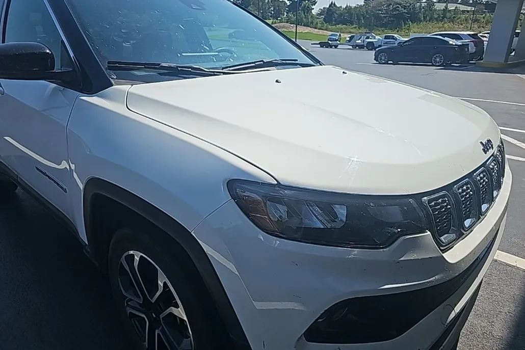 2024 Jeep Compass Limited photo 1