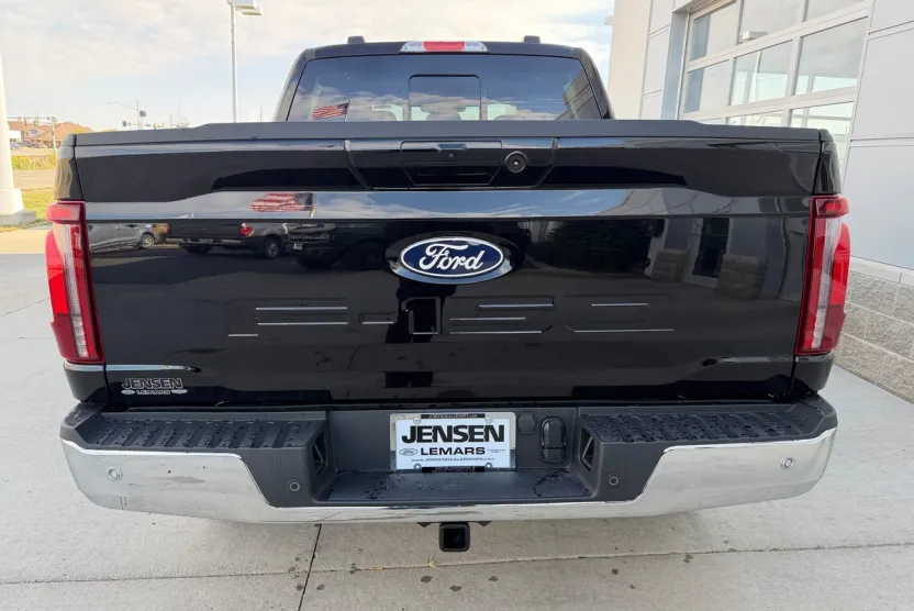 2025 Ford F-150 Lariat photo 1