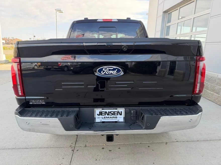 2025 Ford F-150 Lariat photo 1