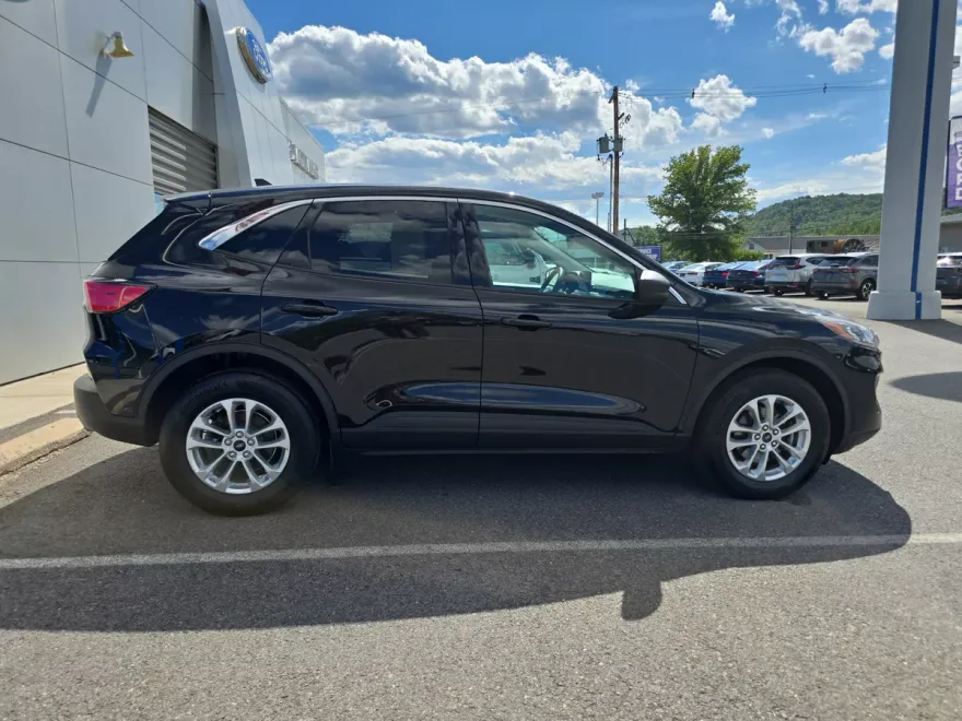 2022 Ford Escape SE photo 1