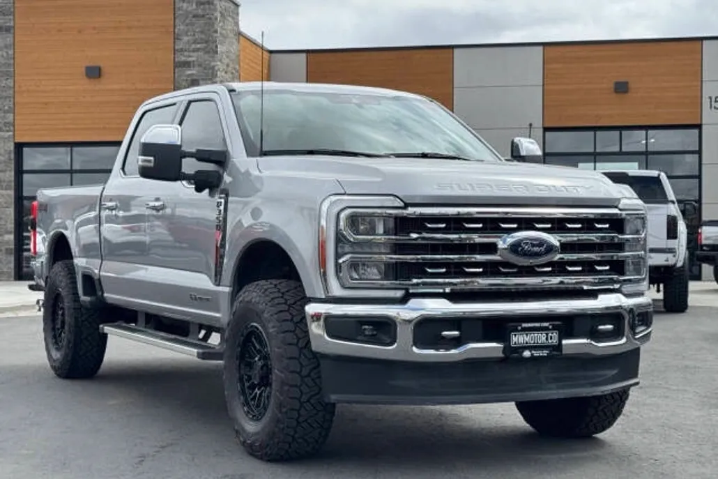 2023 Ford F-350 Lariat photo 1