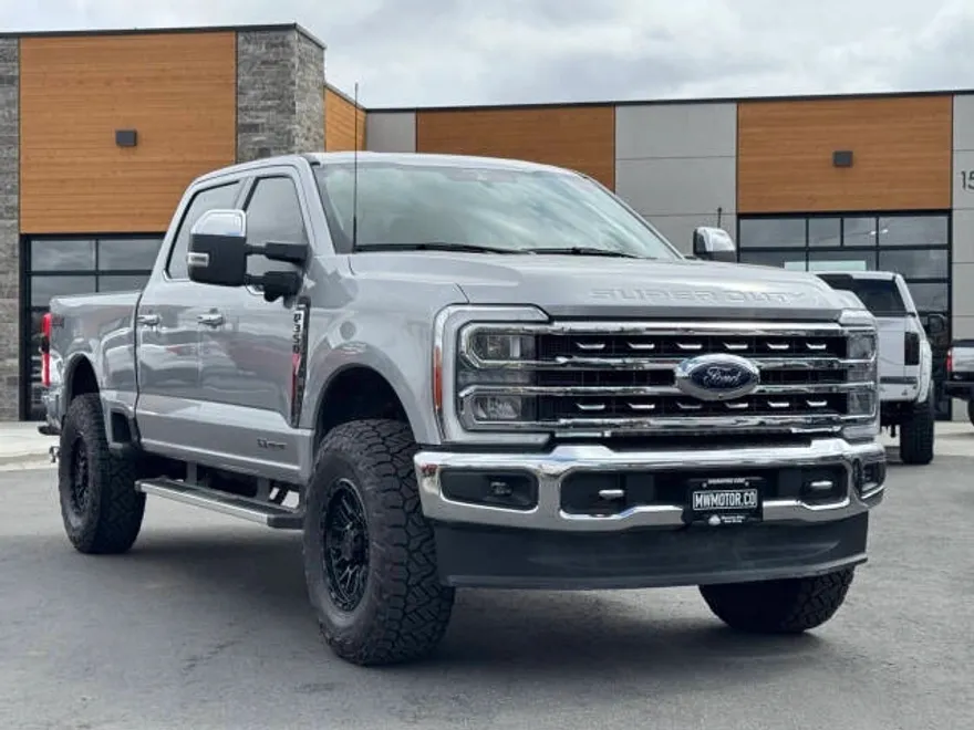 2023 Ford F-350 Lariat photo 1