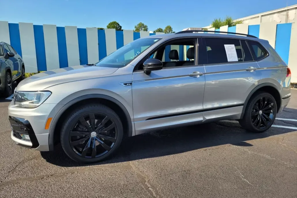 2020 Volkswagen Tiguan SE R-Line Black photo 1