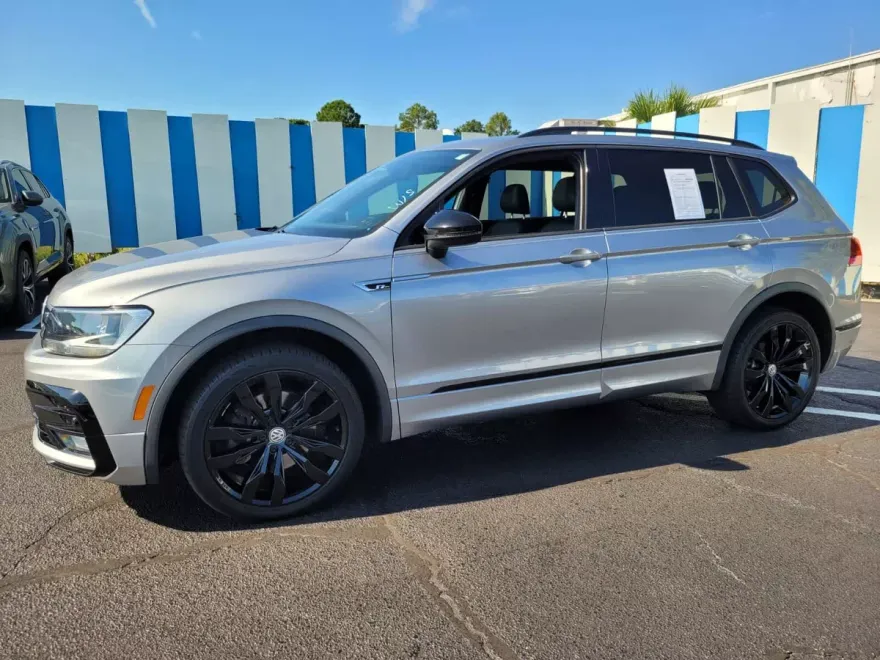 2020 Volkswagen Tiguan SE R-Line Black photo 1