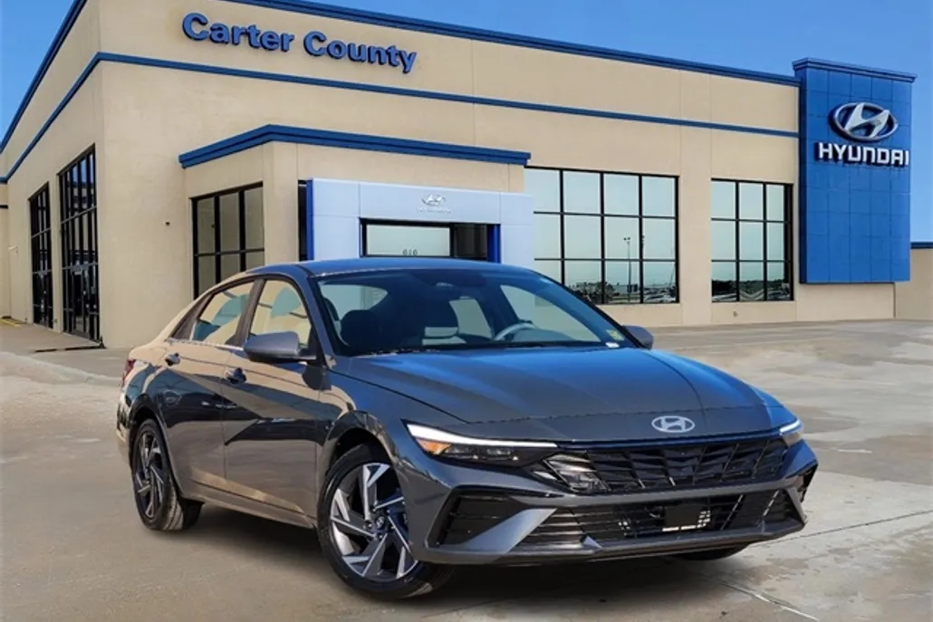 2025 Hyundai Elantra SEL Convenience photo 1