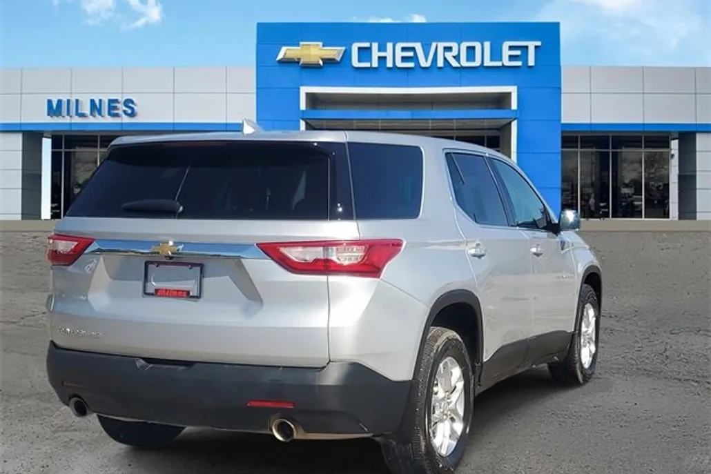 2020 Chevrolet Traverse LS photo 1