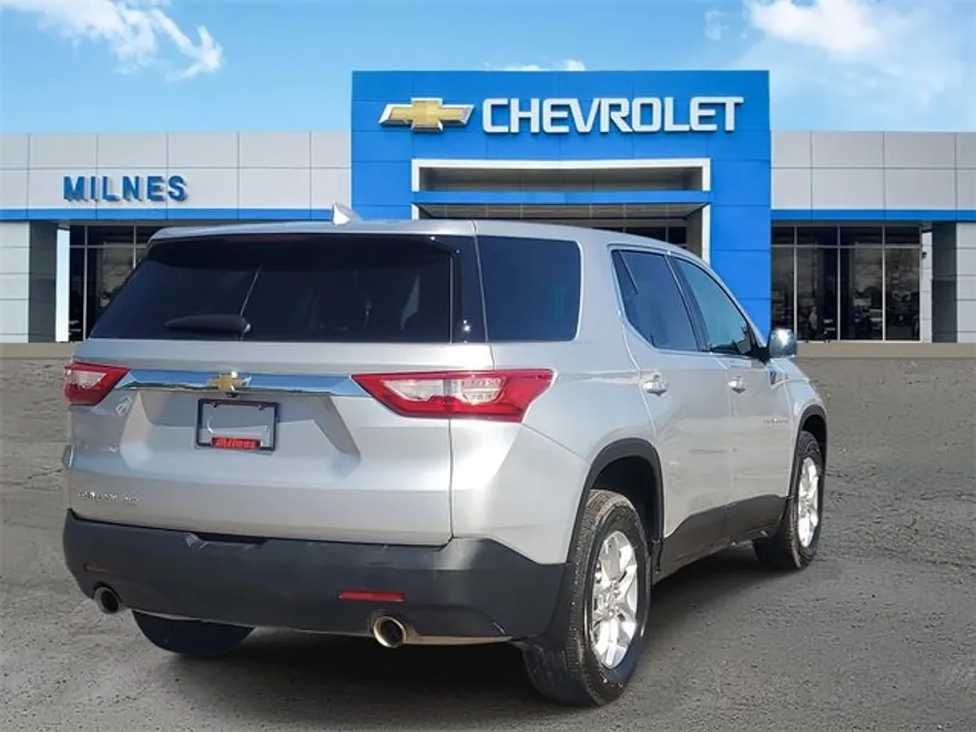 2020 Chevrolet Traverse LS photo 1
