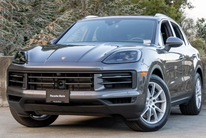 2025 Porsche Cayenne photo 1