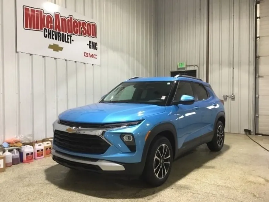 2025 Chevrolet Trailblazer LT photo 1