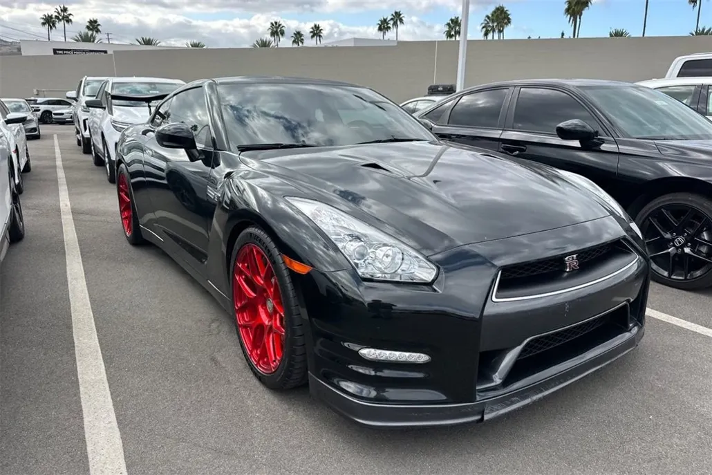2013 Nissan GT-R Premium photo 1
