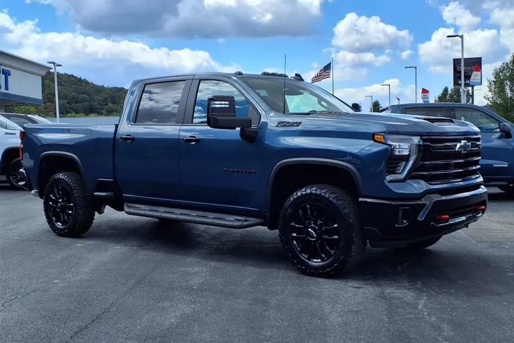 2026 Chevrolet Silverado 2500HD LT photo 1