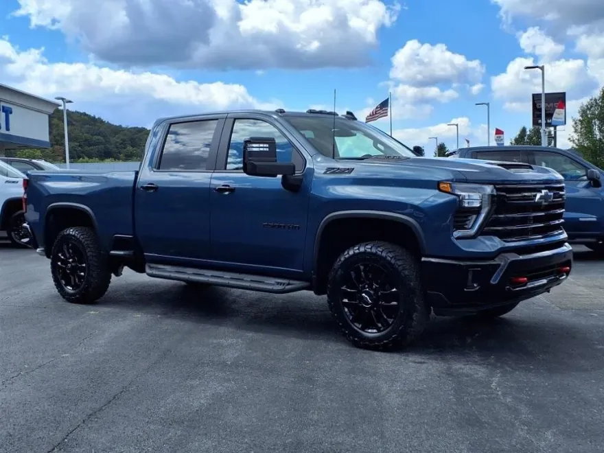 2026 Chevrolet Silverado 2500HD LT photo 1