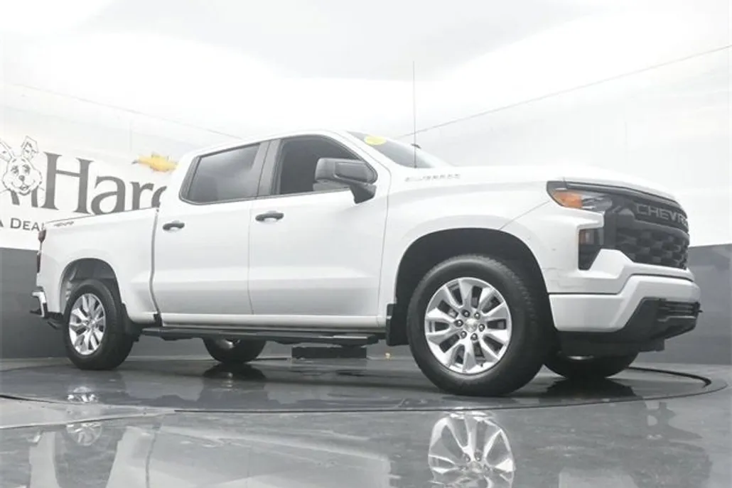 2023 Chevrolet Silverado 1500 Custom photo 1
