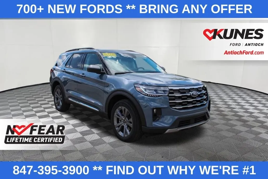 2025 Ford Explorer photo 1