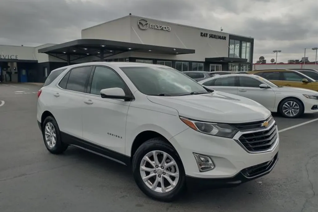2018 Chevrolet Equinox LT photo 1