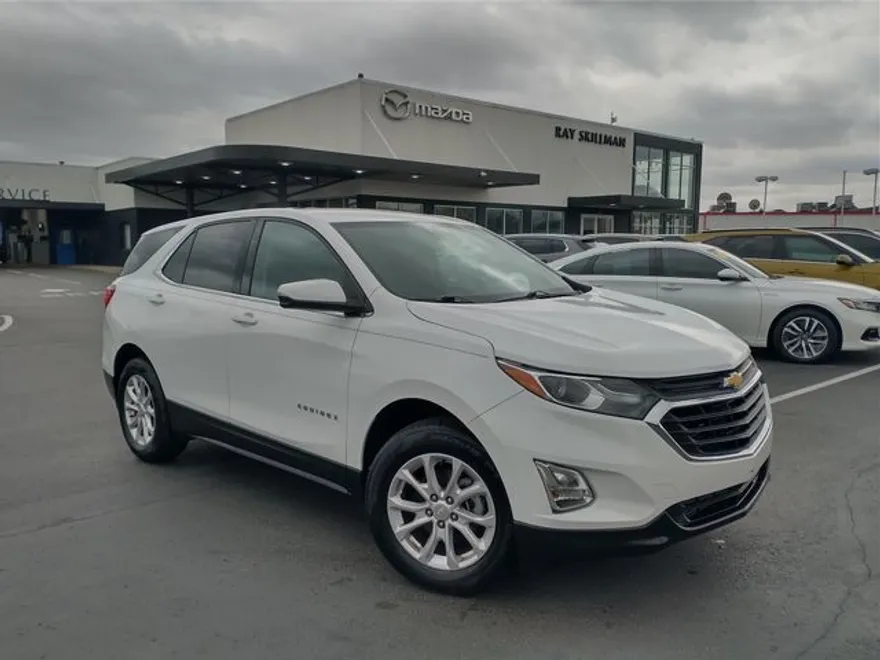 2018 Chevrolet Equinox LT photo 1