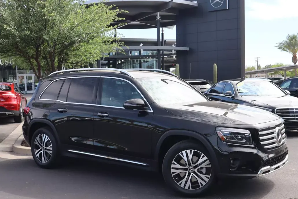 2025 Mercedes Benz GLB 250 photo 1