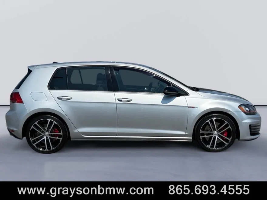 2017 Volkswagen Golf GTI Sport photo 1