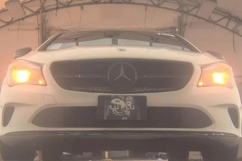 2018 Mercedes Benz CLA 250 4MATIC photo 1