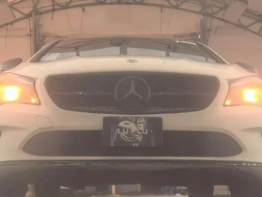 2018 Mercedes Benz CLA 250 4MATIC photo 1
