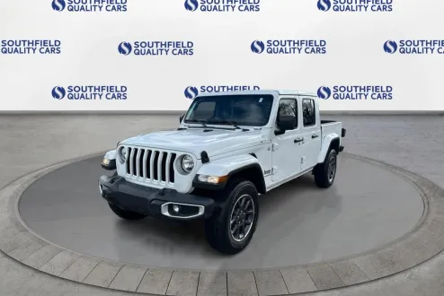 2023 Jeep Gladiator Overland photo 2