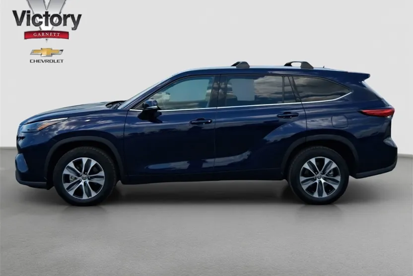 2022 Toyota Highlander Hybrid XLE photo 1