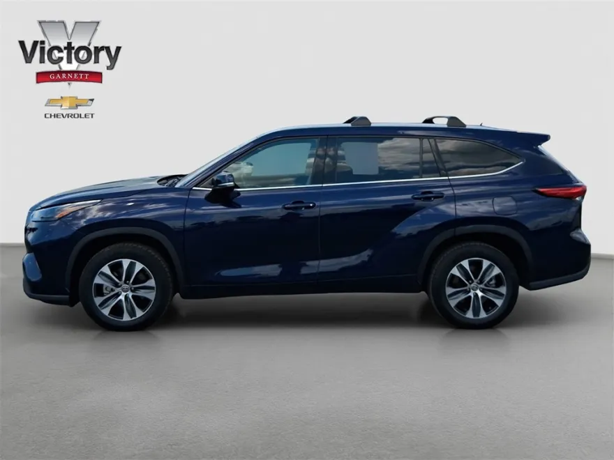 2022 Toyota Highlander Hybrid XLE photo 1