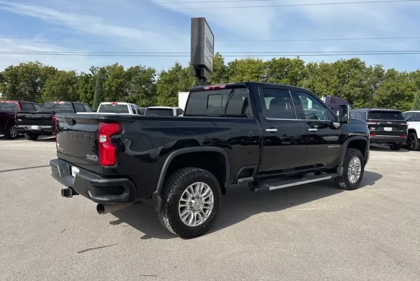 2022 Chevrolet Silverado 2500HD High Country photo 1