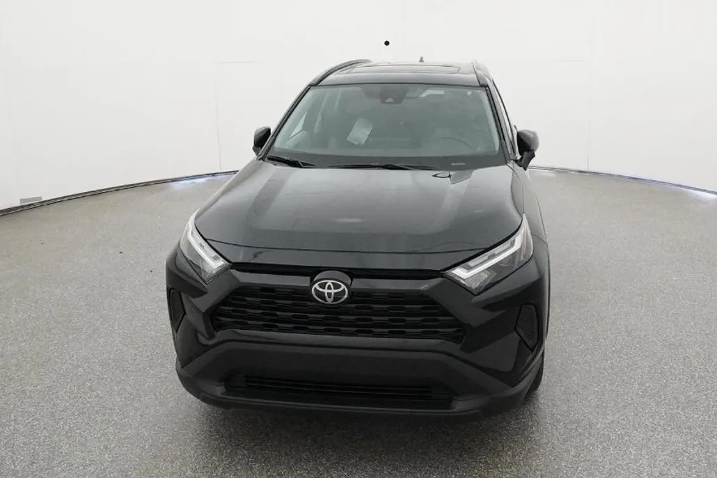 2025 Toyota RAV4 XLE photo 1