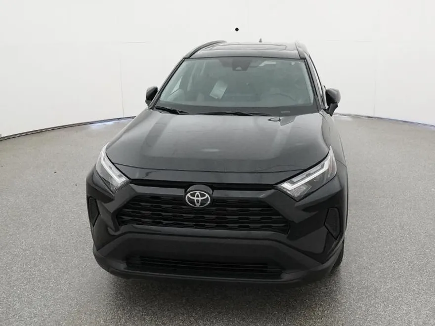 2025 Toyota RAV4 XLE photo 1