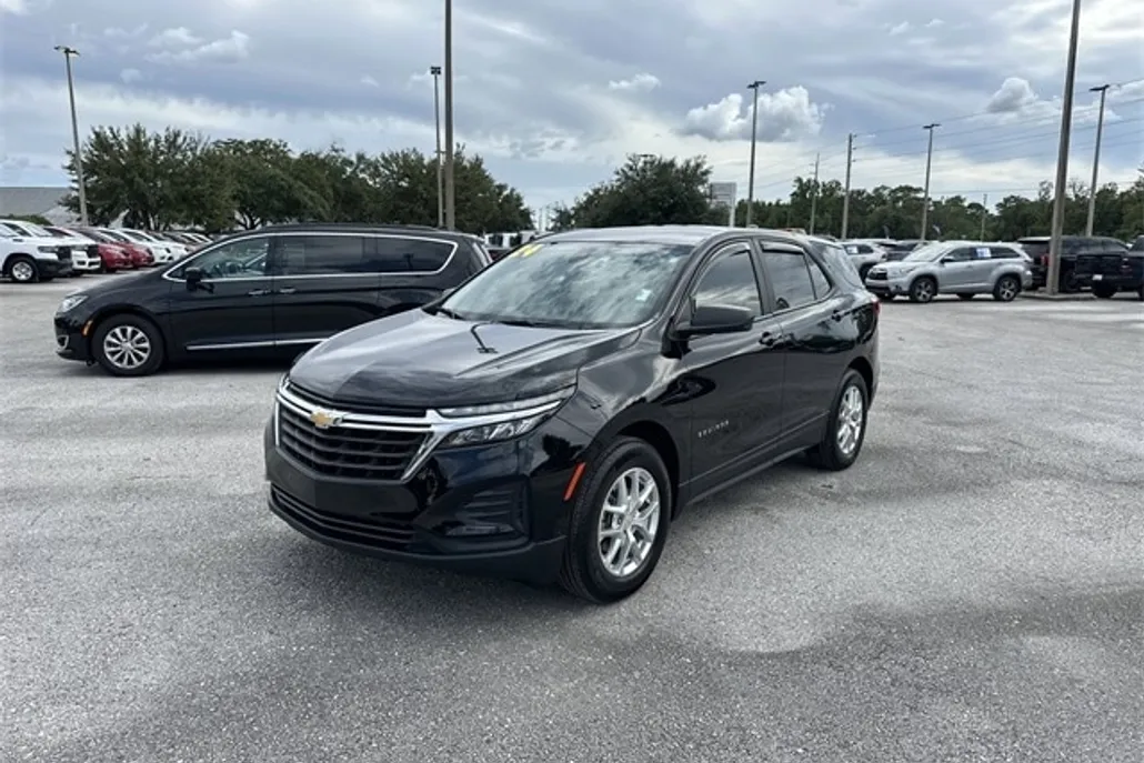 2024 Chevrolet Equinox LS photo 1