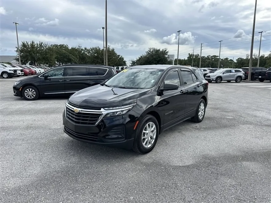 2024 Chevrolet Equinox LS photo 1