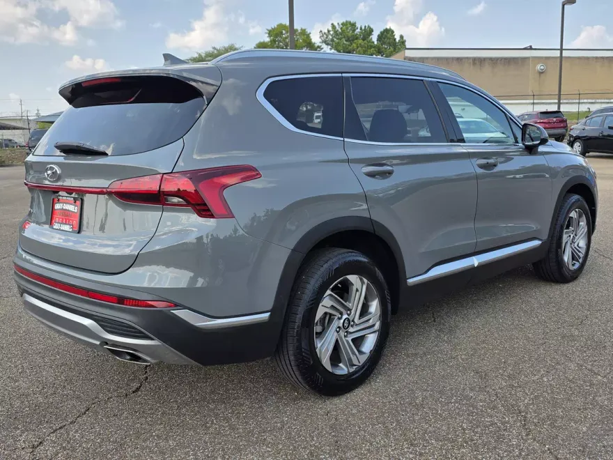 2022 Hyundai Santa Fe SEL photo 1