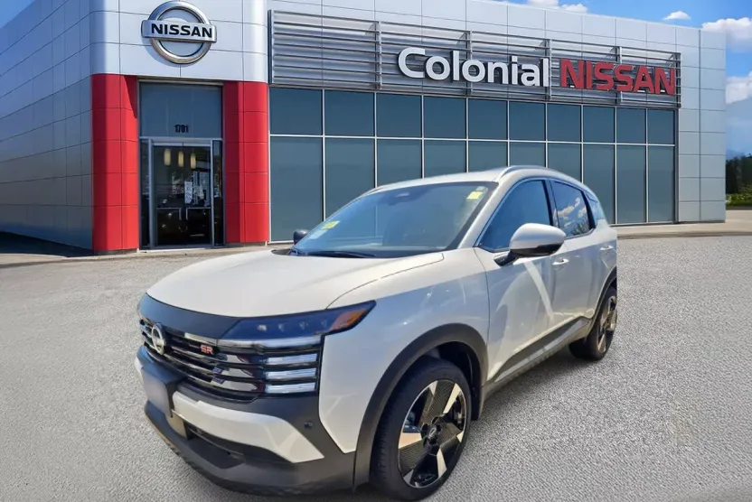 2025 Nissan Kicks SR photo 1