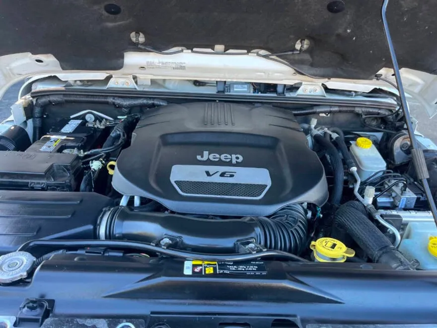 2017 Jeep Wrangler Unlimited Sahara photo 1