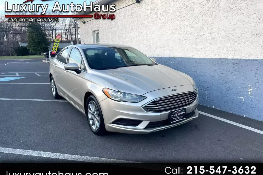 2017 Ford Fusion SE photo 1