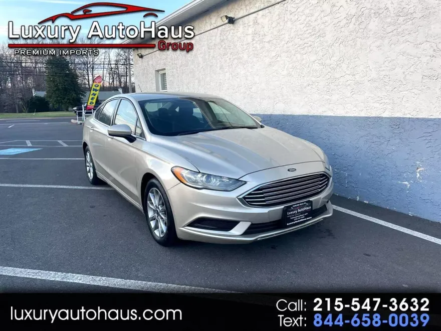 2017 Ford Fusion SE photo 1