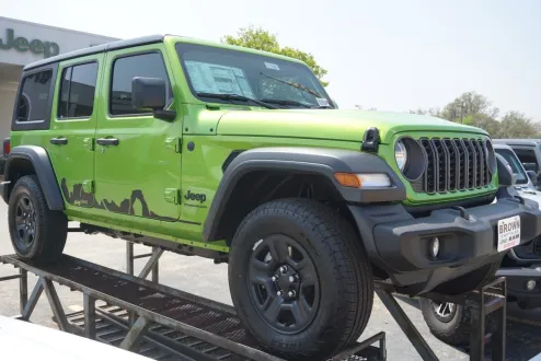 2025 Jeep Wrangler Sport photo 3