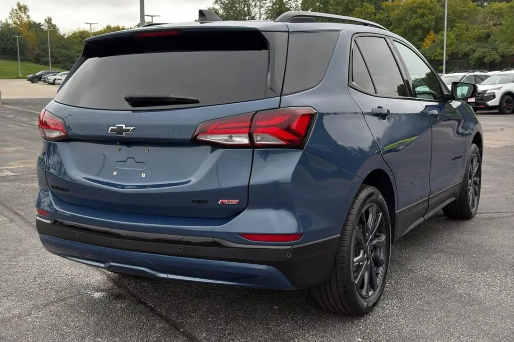 2024 Chevrolet Equinox RS photo 1